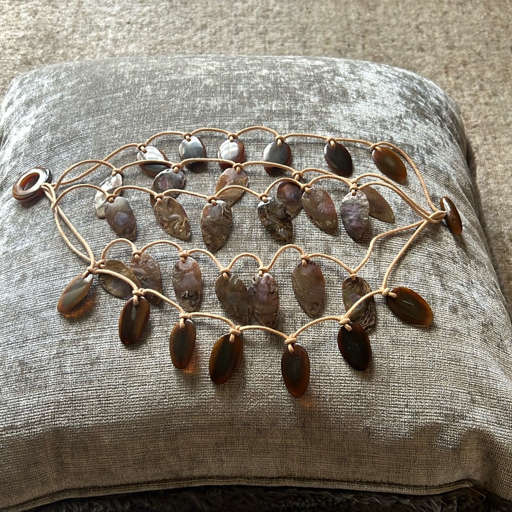 Gorgeous shell necklace